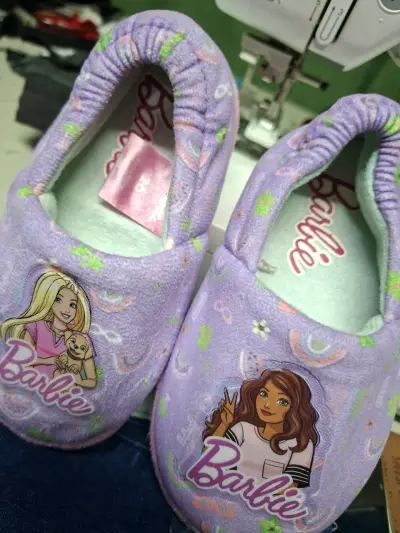 Pantuflas Barbie moradas - miniatura 1