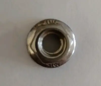 Tornillo metálico corto - miniatura 2