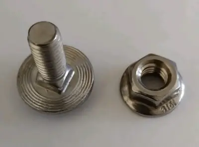 Tornillo metálico corto - miniatura 3