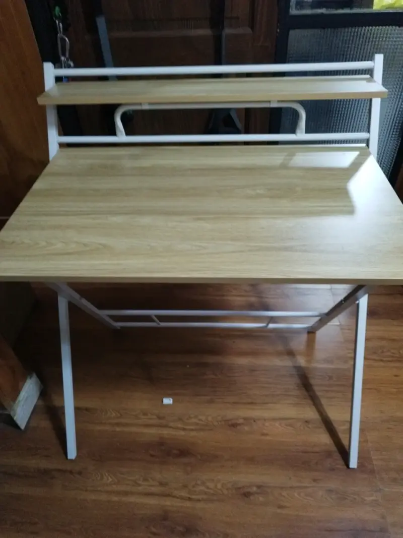 Escritorio de madera y metal - 1