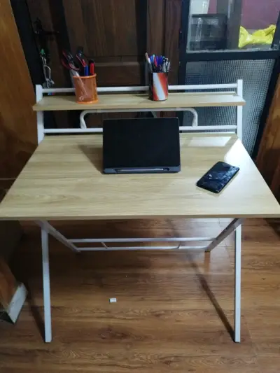 Escritorio de madera y metal - miniatura 2
