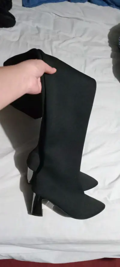 Botas negras tejidas  con tacón alto - miniatura 2