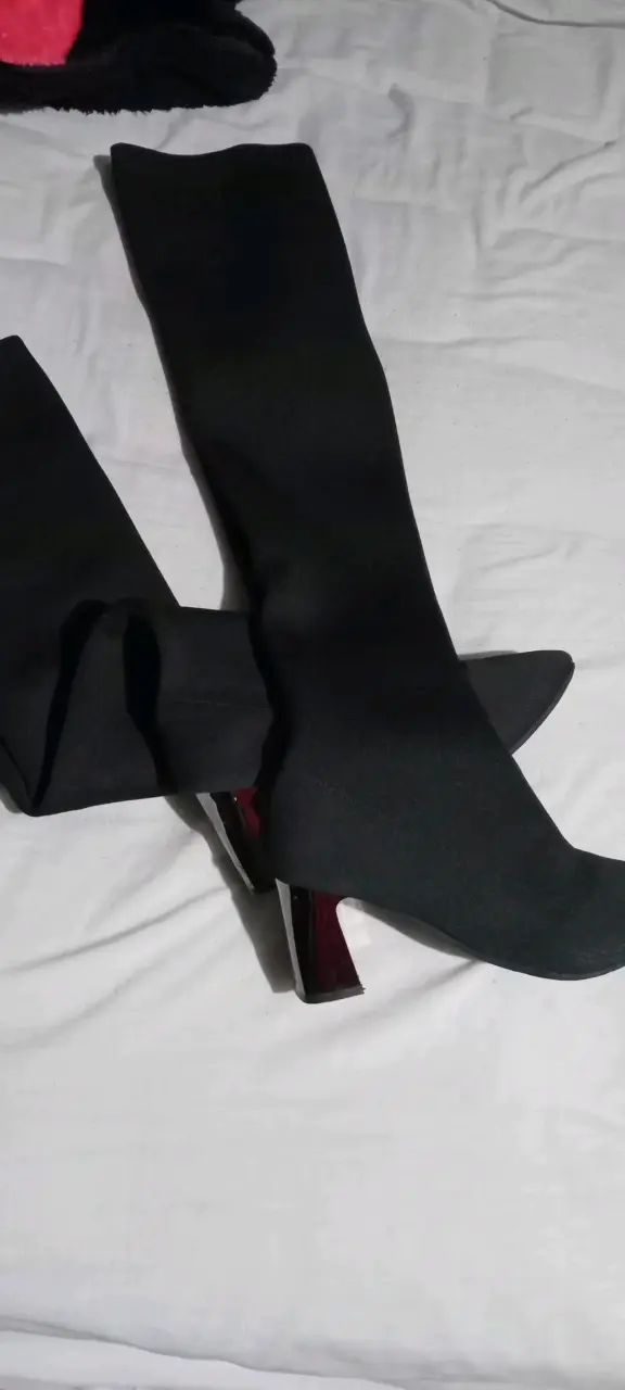 Botas negras tejidas  con tacón alto - 4