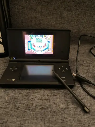 Nintendo dsi con estuche Pokémon - miniatura 3