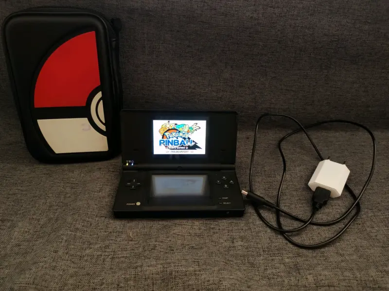 Nintendo dsi con estuche Pokémon - 4