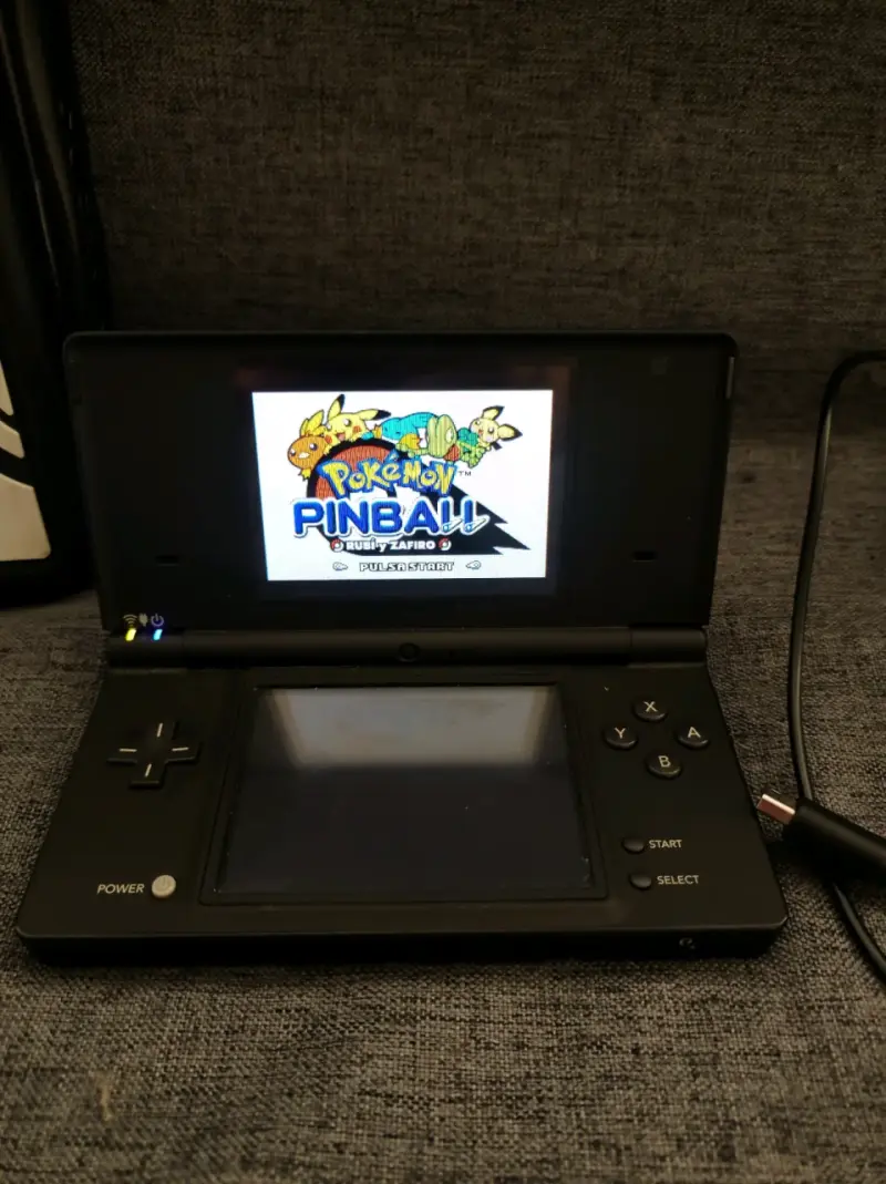Nintendo dsi con estuche Pokémon - 5