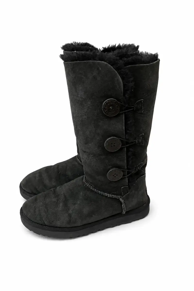 Botas negras con botones - 1