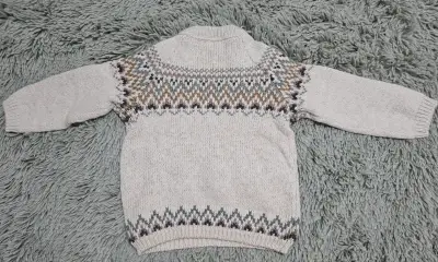 Suéter tejido para bebé - miniatura 2