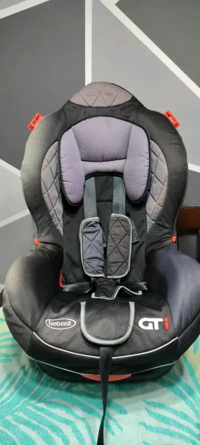 Silla de auto Bebesit GTI negra - miniatura 1