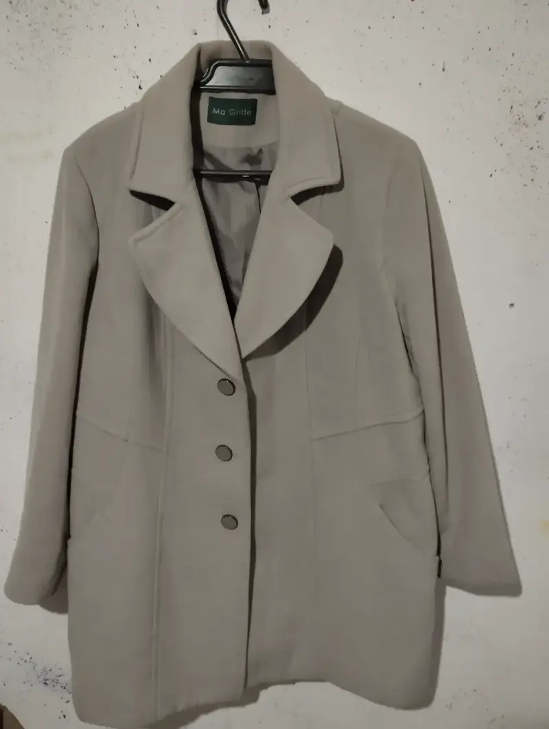 Chaqueta blanca de tela texturizada - 2