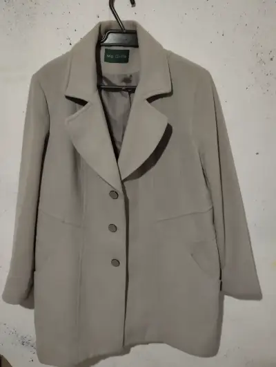Chaqueta blanca de tela texturizada - miniatura 2