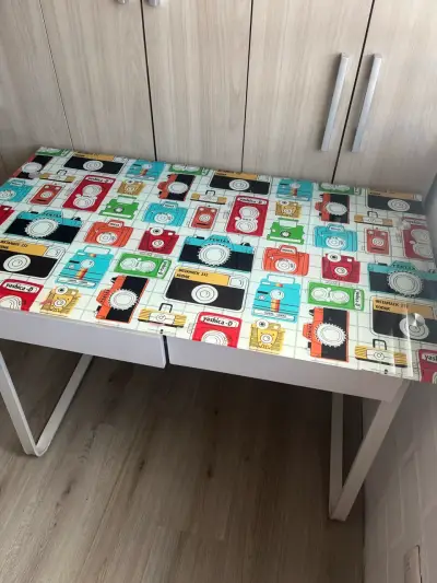 Escritorio vidrio y metal diseño vintage - miniatura 1