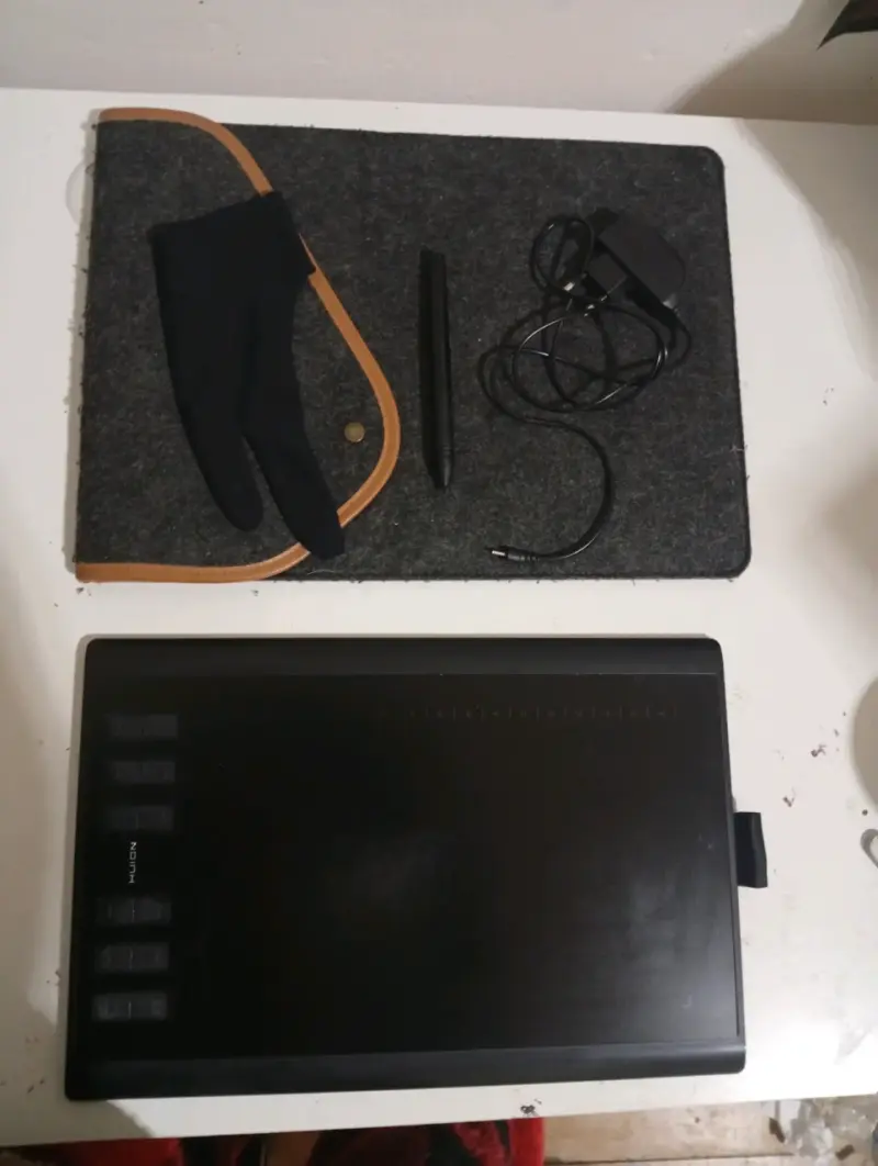 Tableta gráfica Huion con lápiz y accesorios - 1