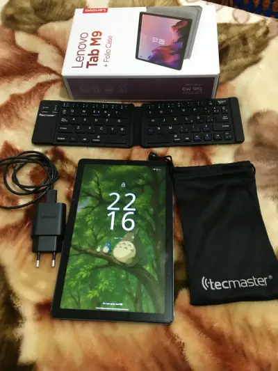 Tablet Lenovo Tab M9 con accesorios - miniatura 1