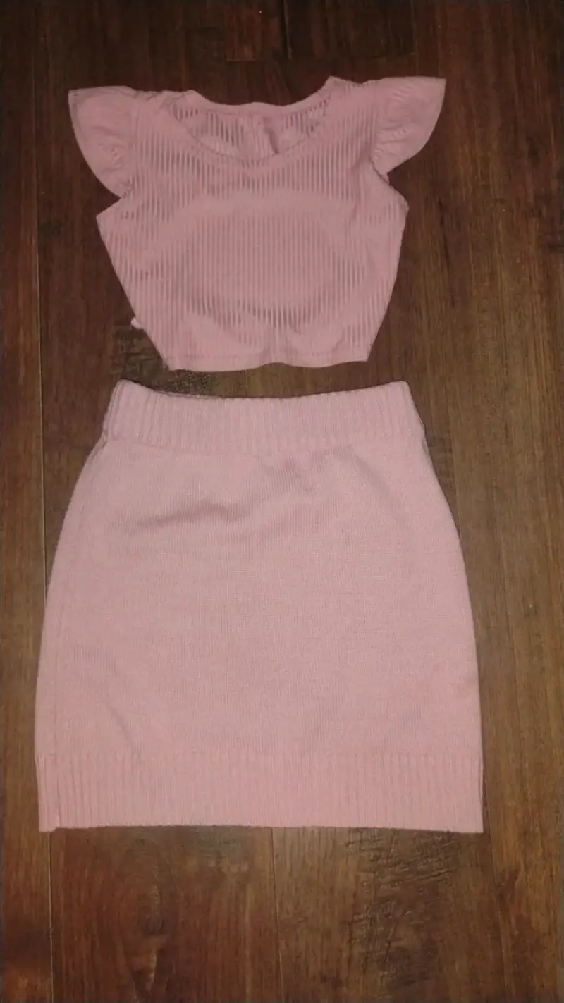 Conjunto top y falda rosados - 4