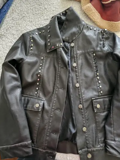 Chaqueta de cuero con tachas - miniatura 2