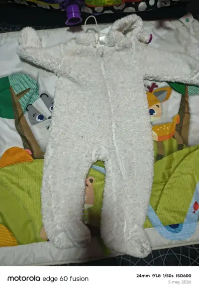 Pijama de bebé polar rosado - miniatura 4