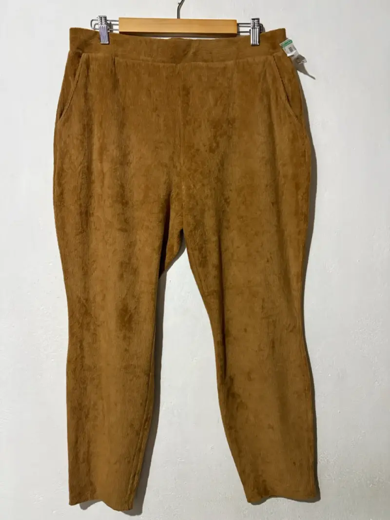 Pantalón marrón de pana