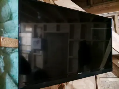 Televisor Hyundai pantalla grande 40" - miniatura 1