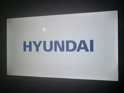 Televisor Hyundai pantalla grande 40" - miniatura 3