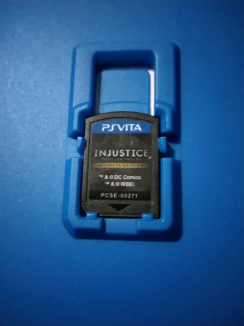 Injustice: Gods Among Us PS Vita - 2