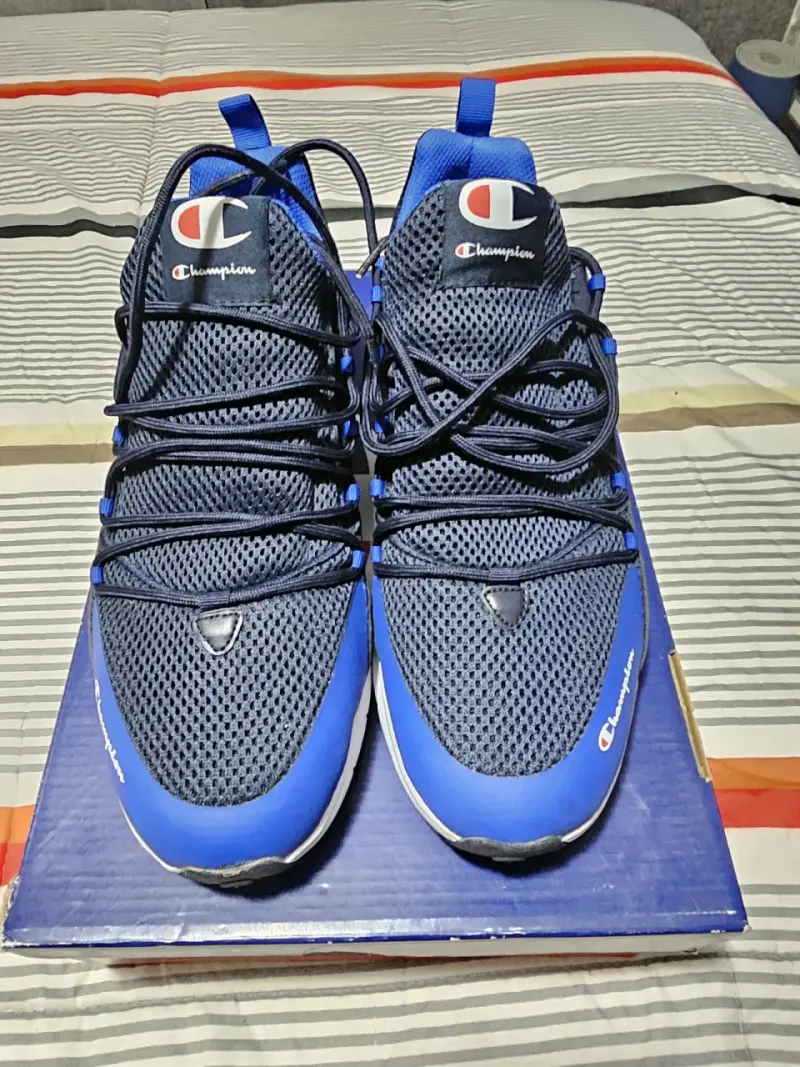 Zapatillas azul Champion. - 2