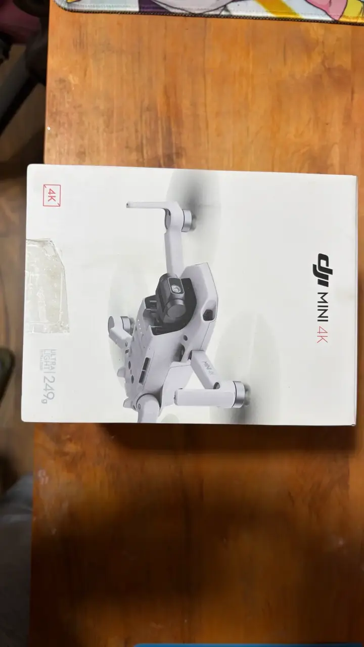 Drone DJI con control y accesorios - 2