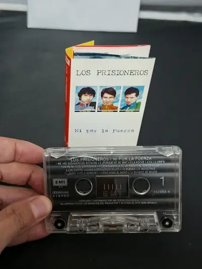 Cassette Los Prisioneros Ni por la Fuerza - miniatura 1