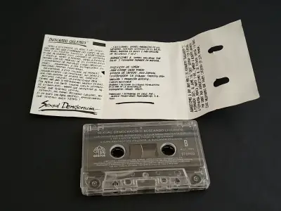 Cassette Sexual Democracia 'Buscando Chilenos' - miniatura 3