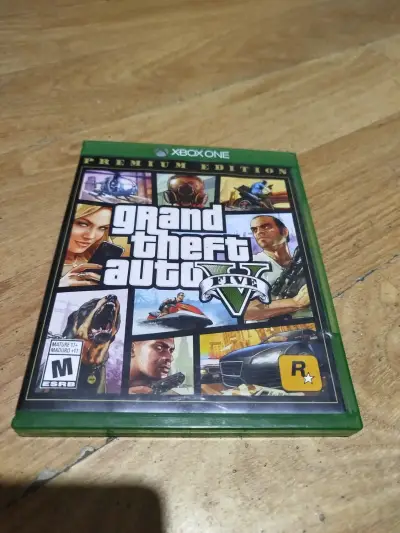 Xbox one incluye control y juego gta 5 - miniatura 4