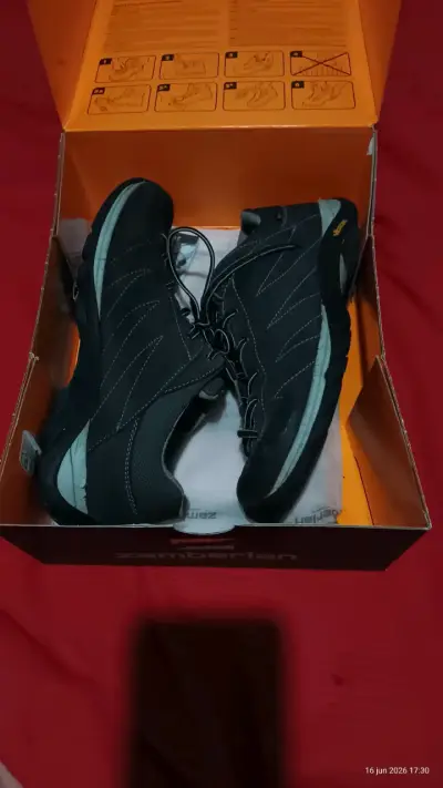 Zapatillas deportivas negras - miniatura 1