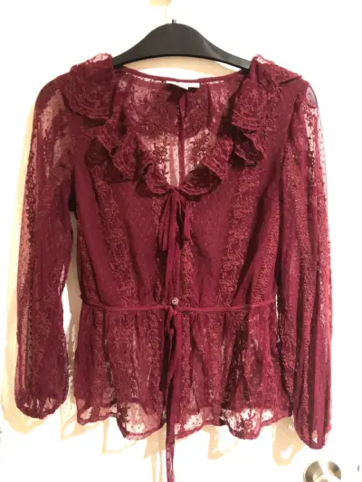 Blusa de encaje burdeos - miniatura 1