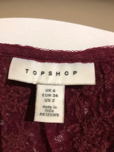 Blusa de encaje burdeos - miniatura 2
