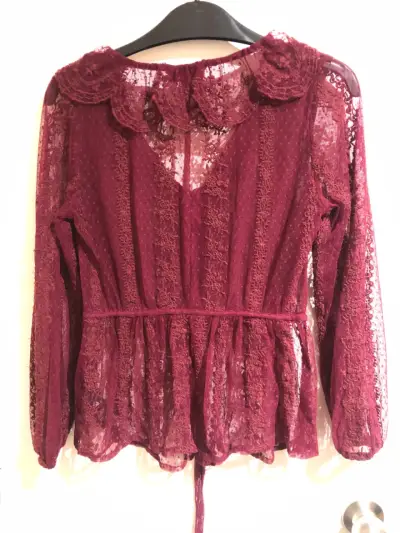Blusa de encaje burdeos - miniatura 3