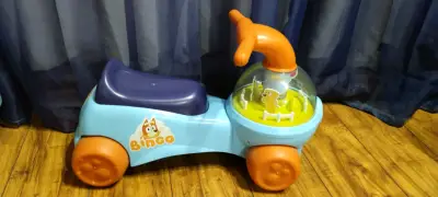 Correpasillos Bluey para niños - miniatura 2