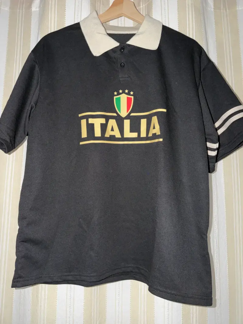 Polera Italia negra con cuello - 1