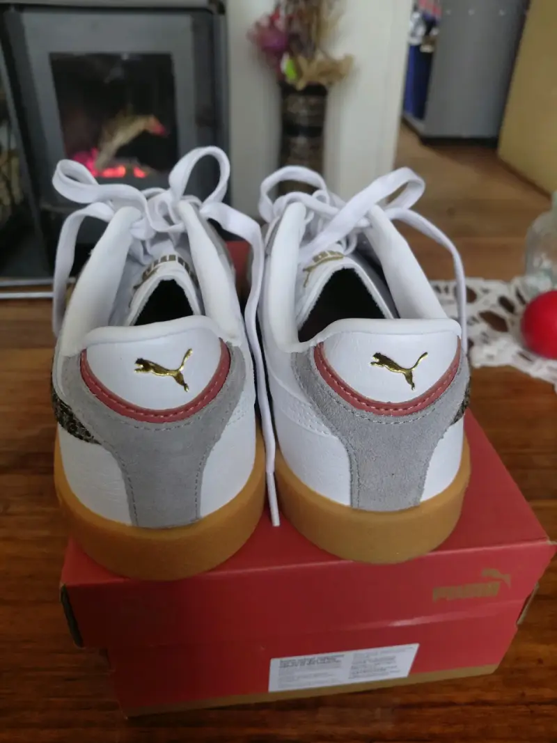 Zapatillas blancas y grises - 3
