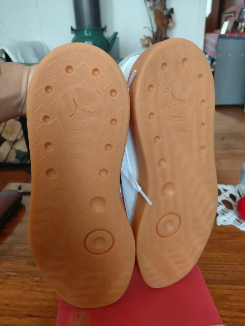 Zapatillas blancas y grises - 4