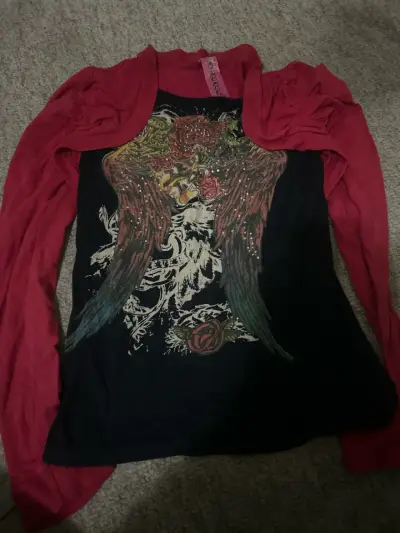 Polera manga larga diseño gráfico - miniatura 1