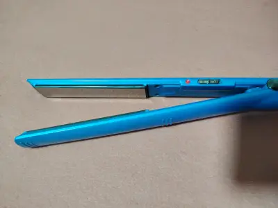 Plancha de pelo GAMA azul - miniatura 2
