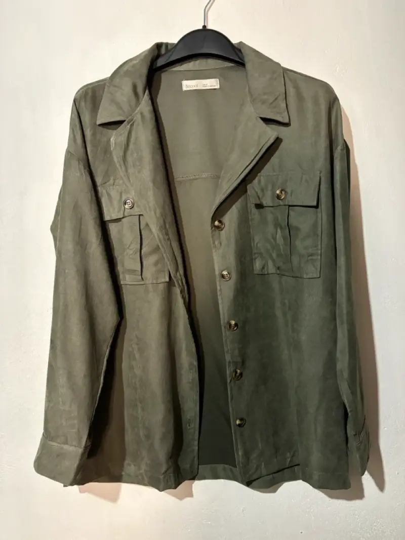 Sobre camisa verde militar