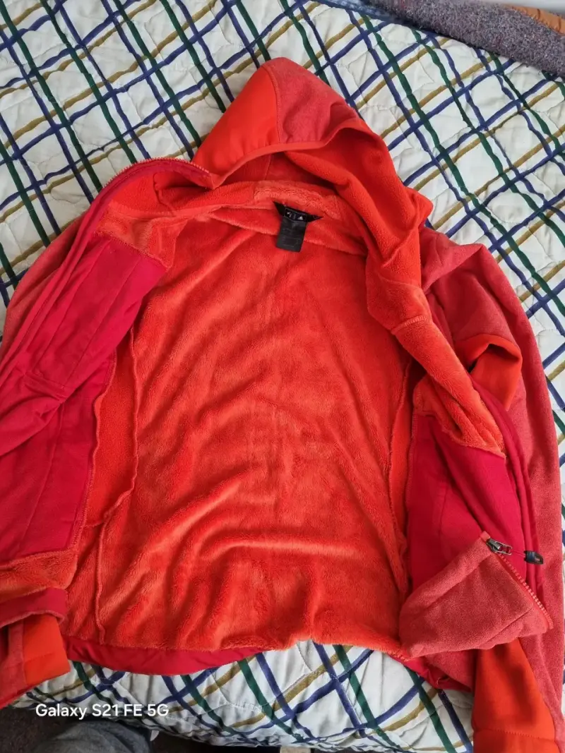 Polar rojo con capucha - 2