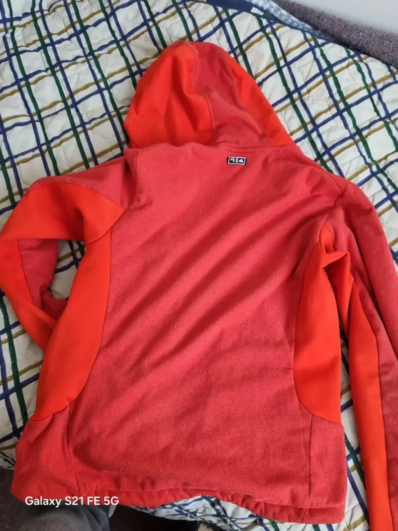 Polar rojo con capucha - 3
