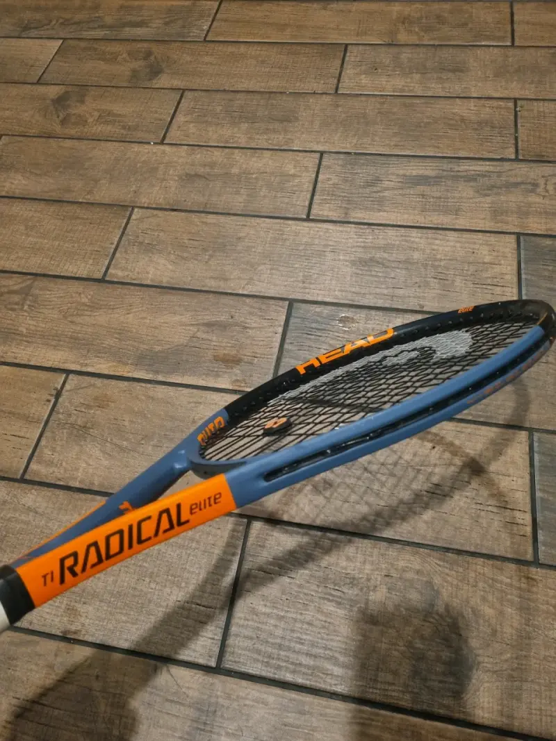 Raqueta de tenis usada - 2