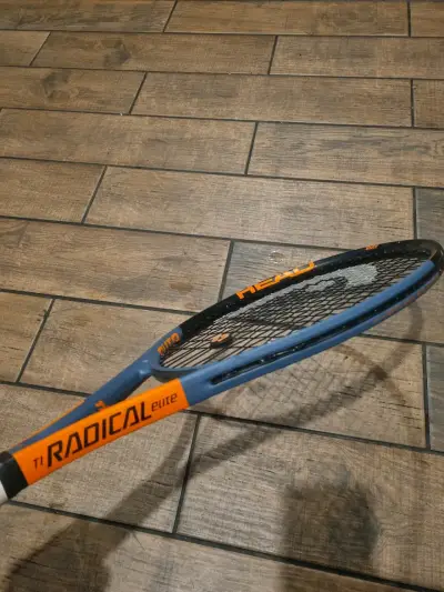 Raqueta de tenis usada - miniatura 2