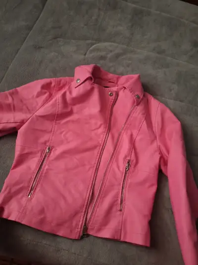 Chaqueta rosada de cuero sintético - miniatura 1