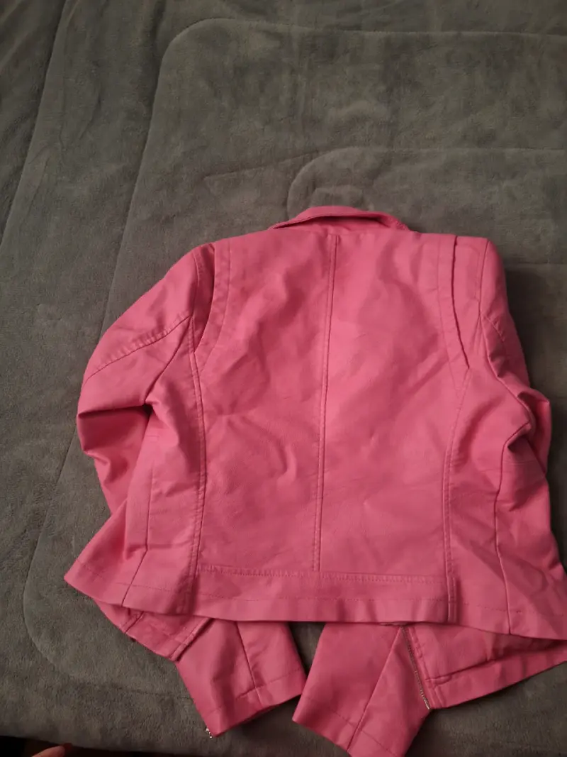 Chaqueta rosada de cuero sintético - 4
