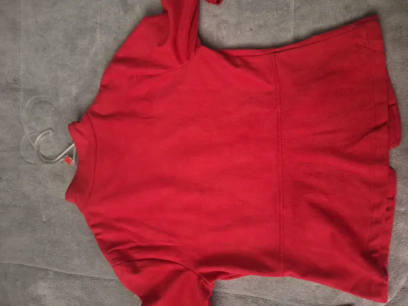 Chaqueta roja con ojales - 3