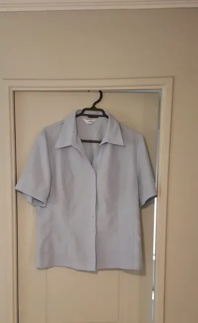 Blusa celeste de manga corta - miniatura 1