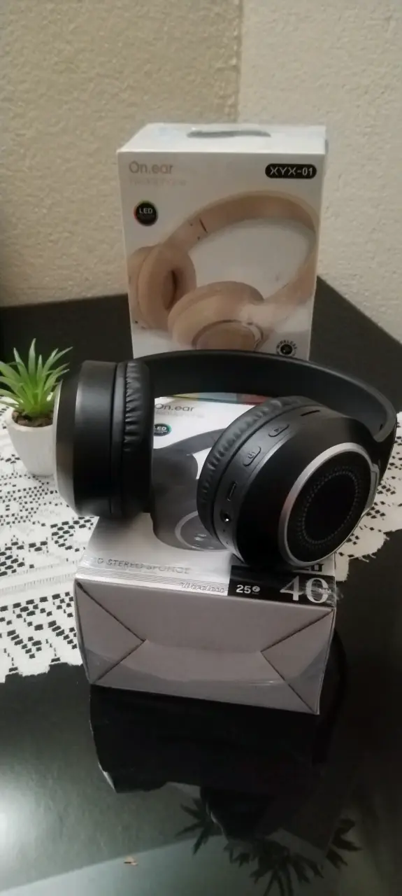 Auriculares On-ear con LED - 4